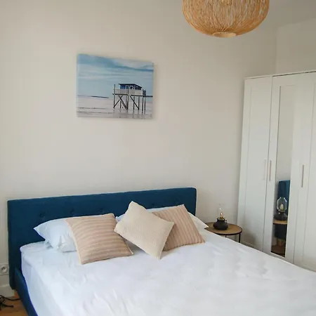 F2 Au 2 Eme Etage Lägenhet *
